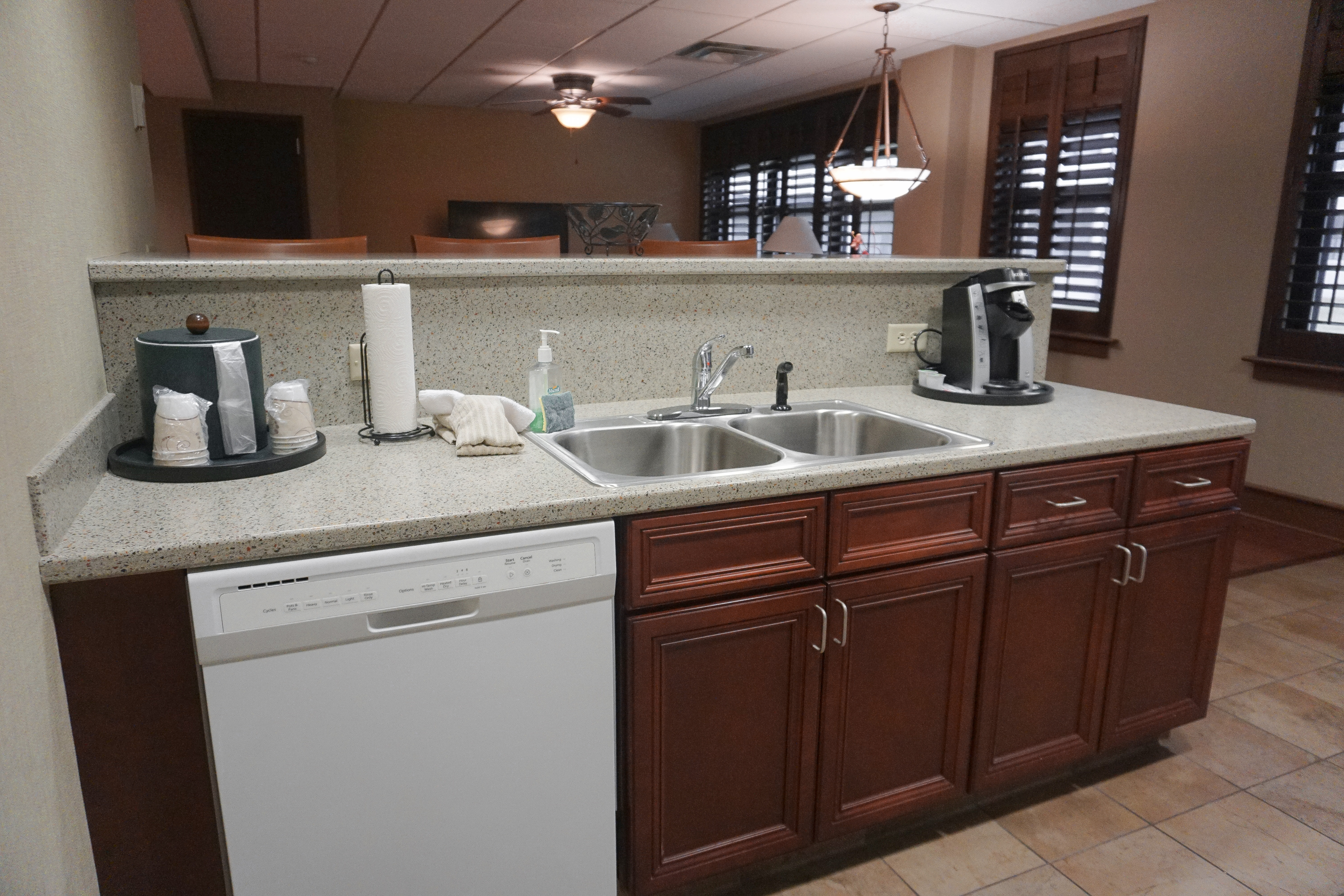 VIP SUITE_KITCHEN2.jpg