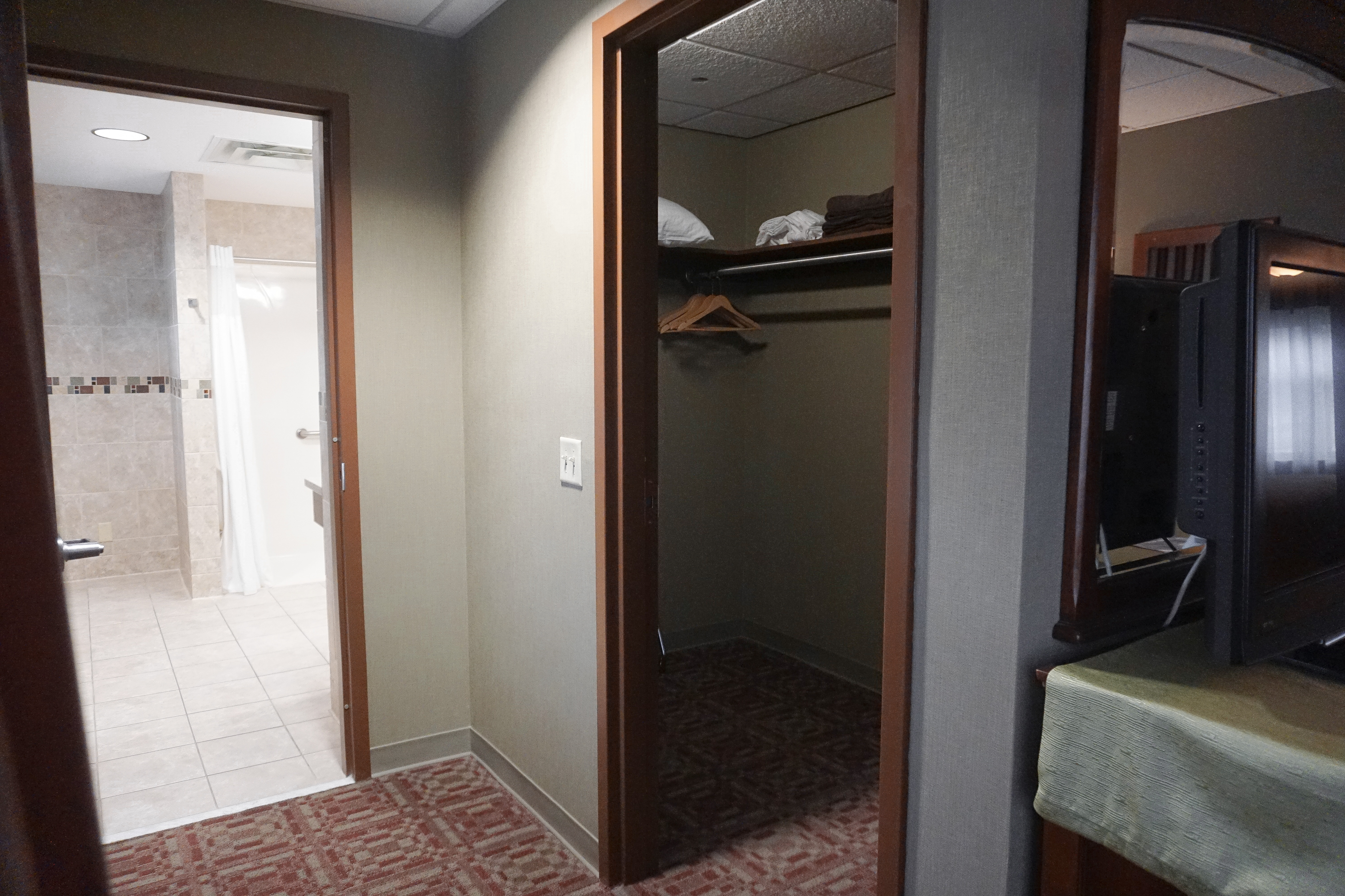 VIP SUITE_CLOSET.jpg